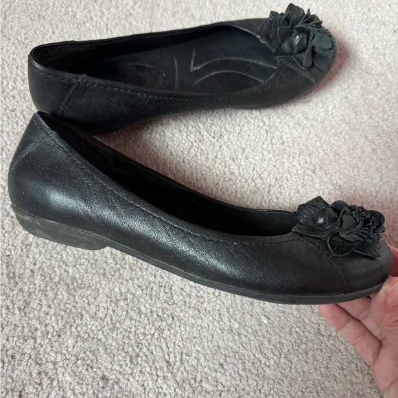 Leather flower flats - Picture 2 of 2